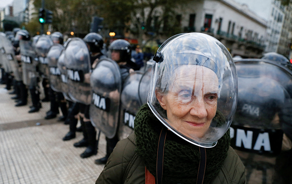 Κλείνοντας τις πληγές-3