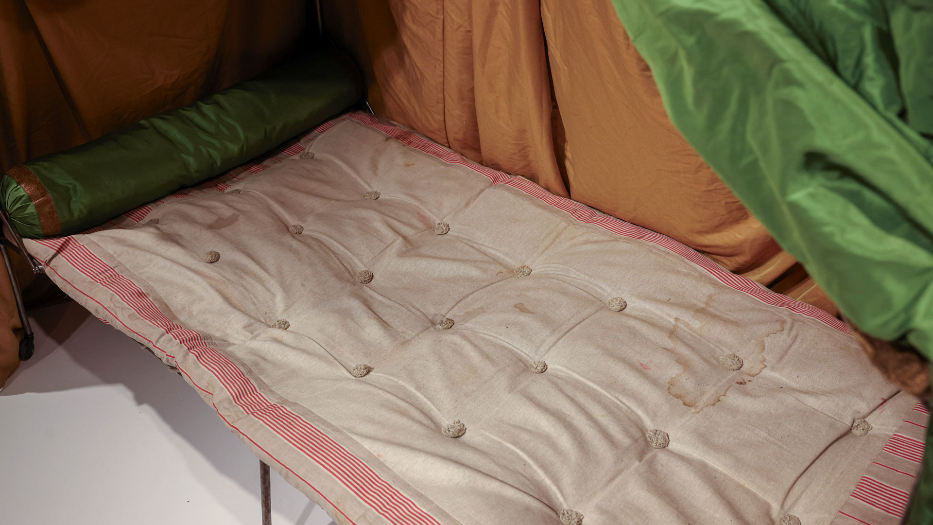 Σε δημοπρασία αντικείμενα του Ναπολέοντα – Ξεχωρίζει το καπέλο που φορούσε «en bataille»-3