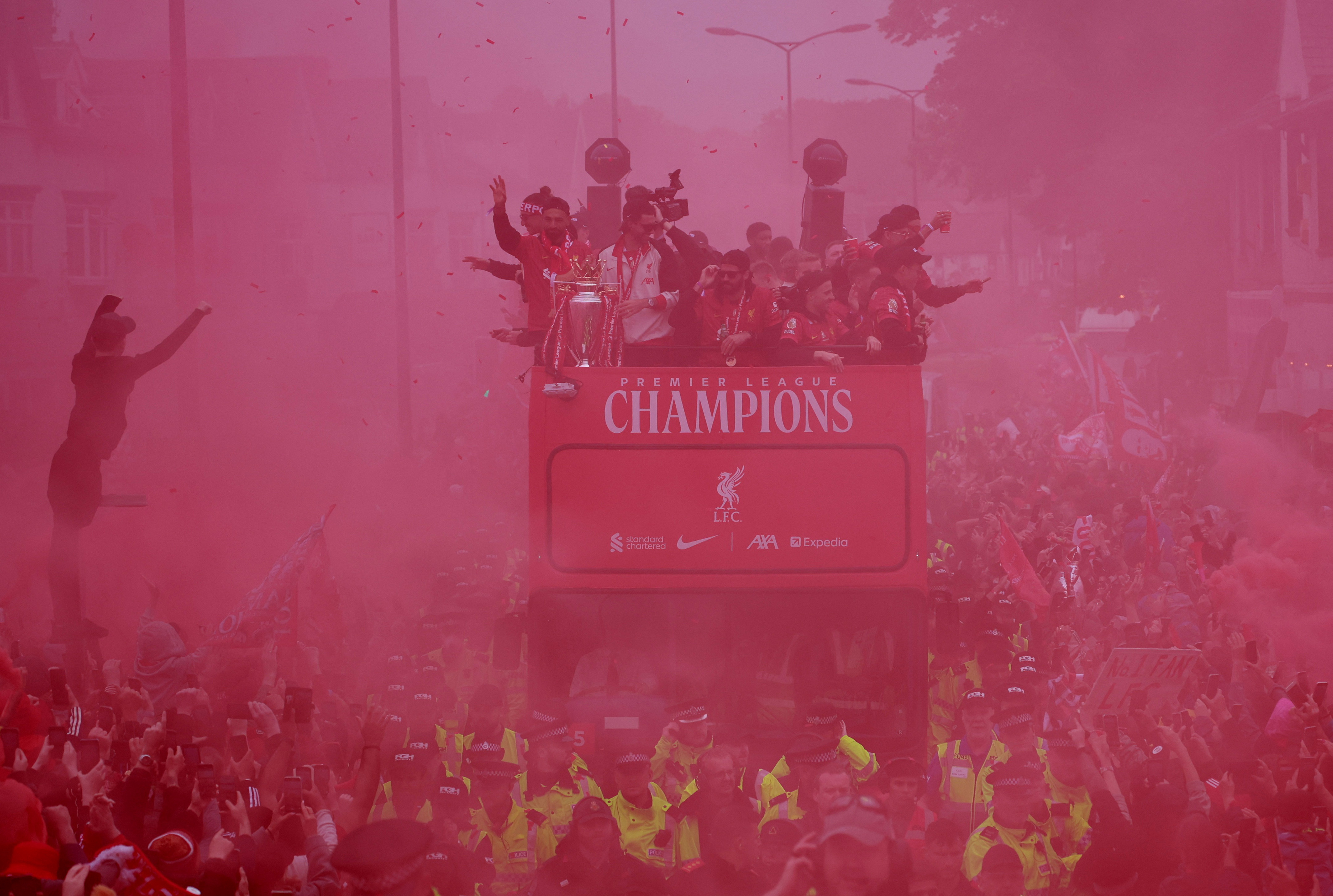 Το Λίβερπουλ βάφτηκε κόκκινο – Παρέλαση τίτλου για τους πρωταθλητές-2