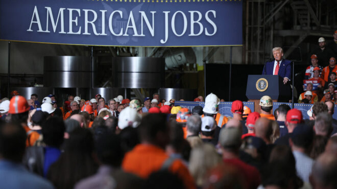 ο-τραμπ-προανήγγειλε-δασμούς-50-στις-εισ-563643199