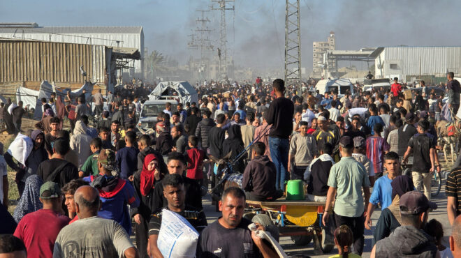 γάζα-eνοπλοι-όρμησαν-σε-φορτηγά-με-ανθρ-563643766