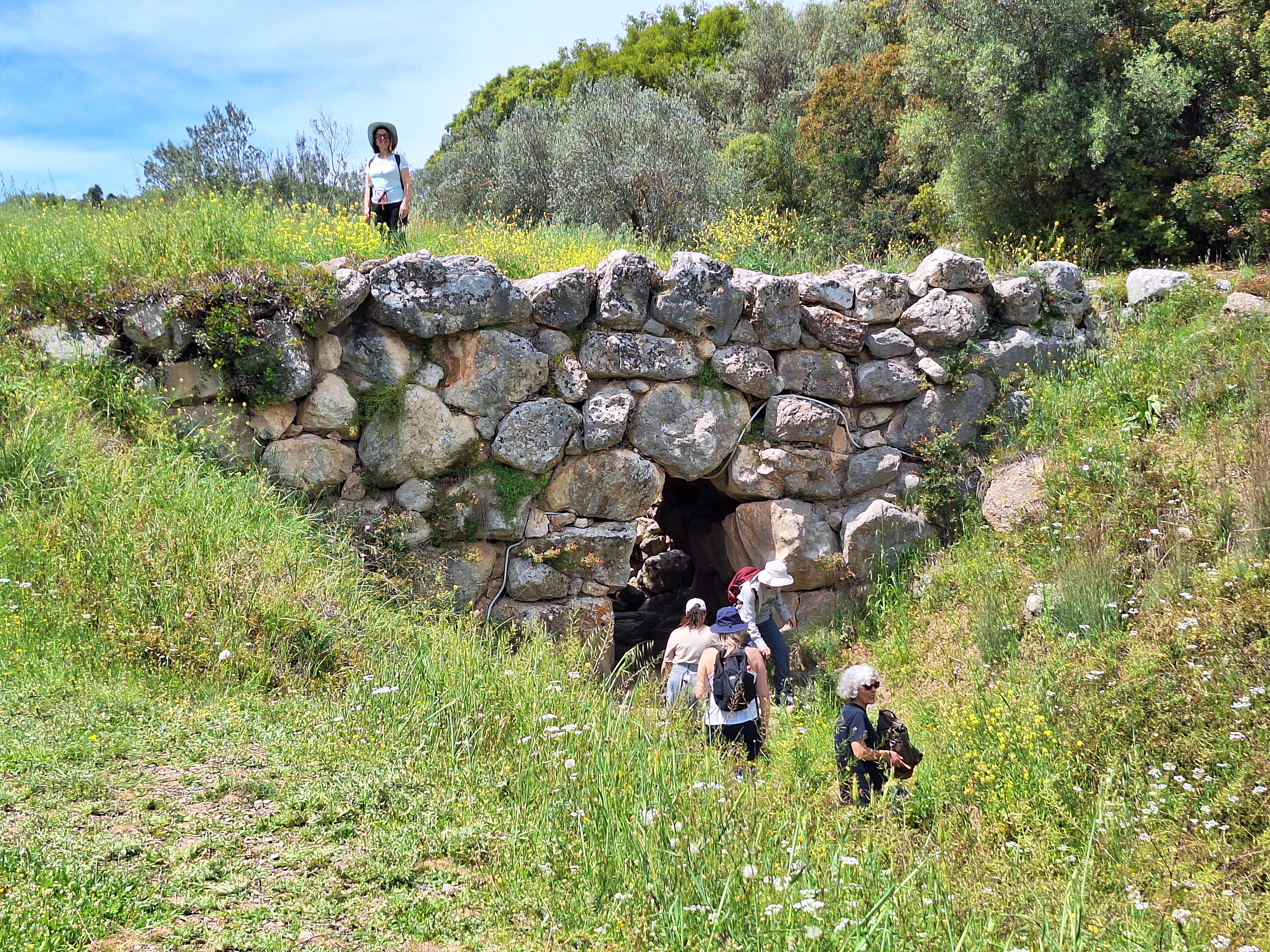 Η Πελοπόννησος με τα πόδια: 12 μονοπάτια,1.700 χιλιομέτρα-3