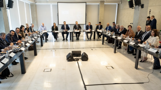 Η πρώτη ενιαία ευρωπαϊκή στρατηγική για τον τουρισμό στη συνάντηση ΣΕΤΕ με Τζιτζικώστα