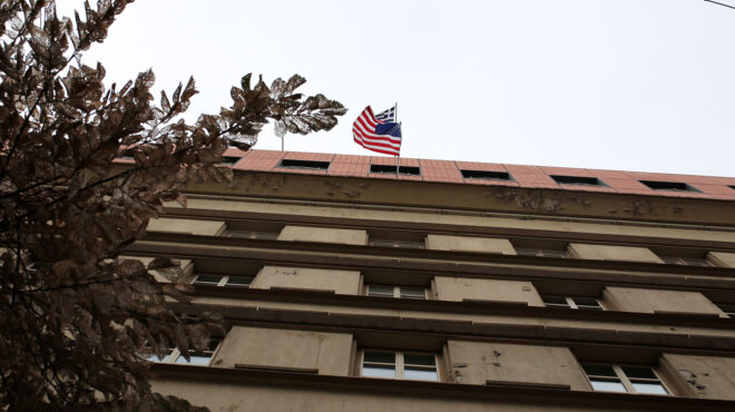 εντός-και-εκτός-κλείνει-το-γενικό-προξ-563623606