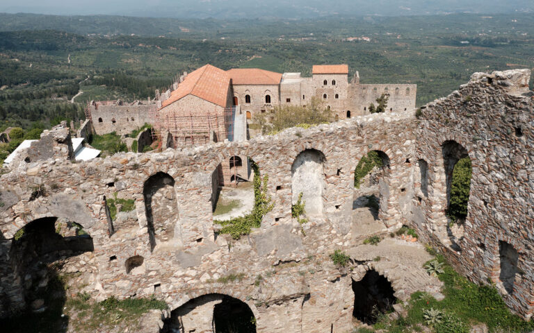 Η Πελοπόννησος με τα πόδια: 12 μονοπάτια,1.700 χιλιομέτρα-18