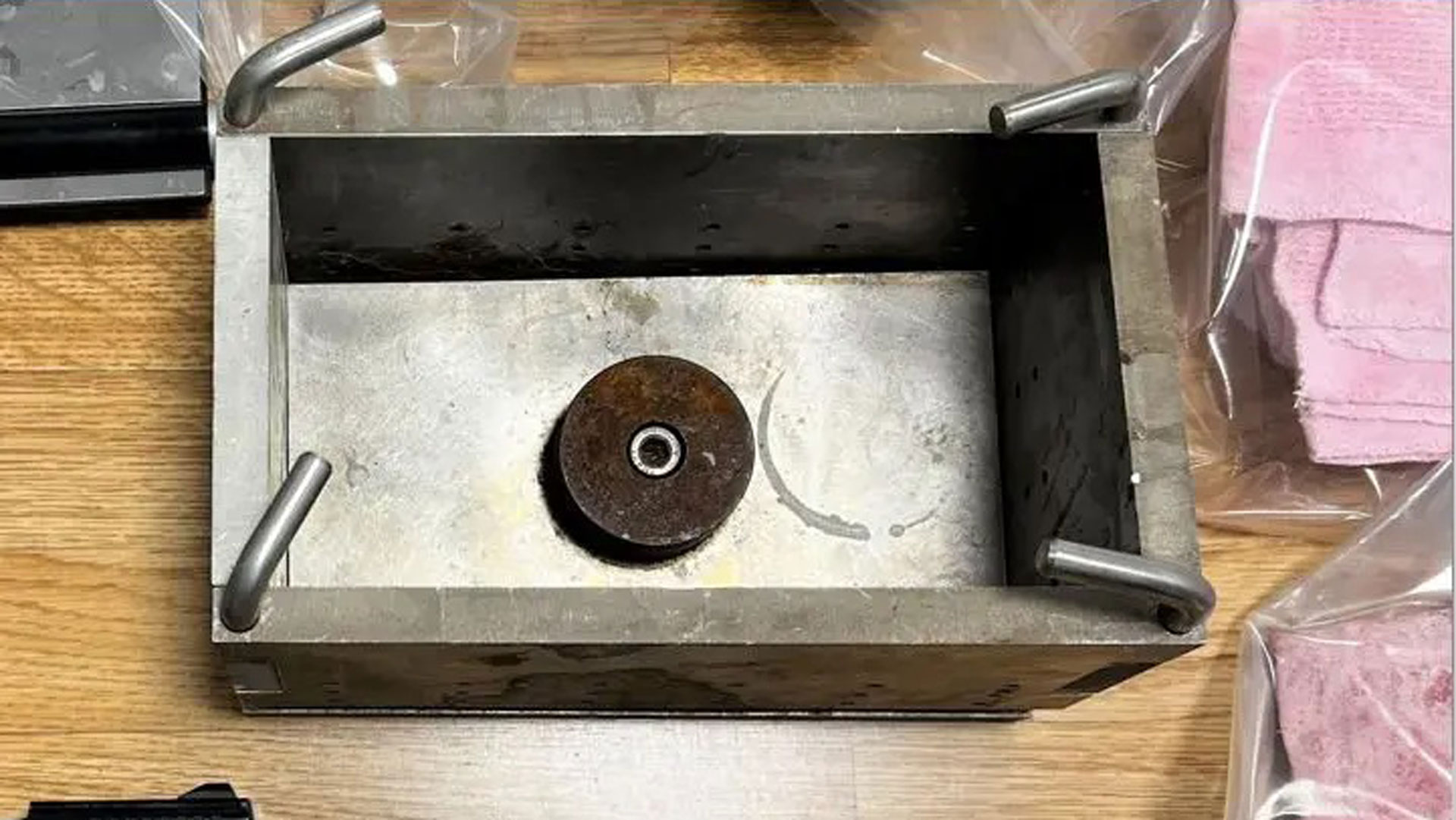 Κύκλωμα έφερνε από τη Λατινική Αμερική ρούχα «ραντισμένα» με κοκαΐνη – Τέσσερις συλλήψεις-3