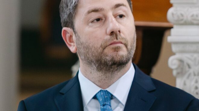 νίκος-ανδρουλάκης-εγκλωβισμός-563614867