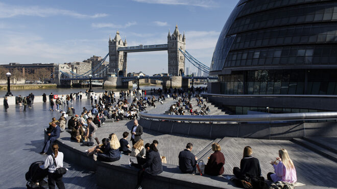 βρετανία-μείωση-κατά-50-των-μεταναστευτ-563628220
