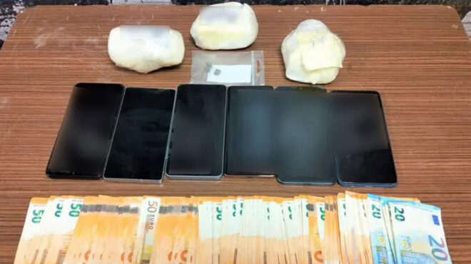 πειραιάς-μισό-κιλό-κοκαΐνης-εντοπίστ-563641198