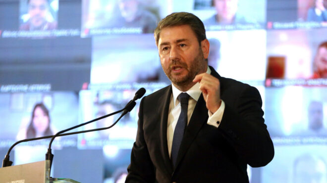 ν-ανδρουλάκης-η-μεσαία-τάξη-φθίνει-οι-563591371