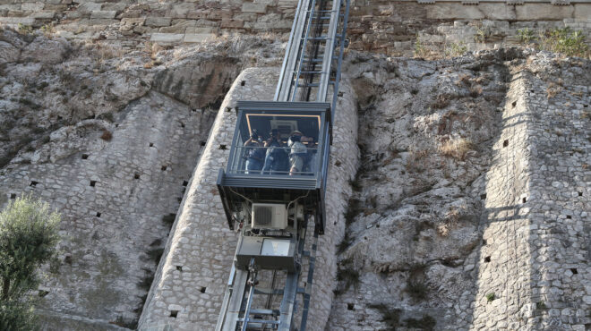 λ-μενδώνη-για-ακρόπολη-εξετάζεται-η-εγ-563624314