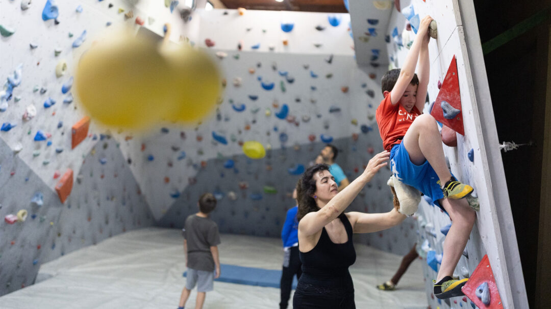 αναρρίχηση-στην-κορυφή-της-συμπερίλη-563638183
