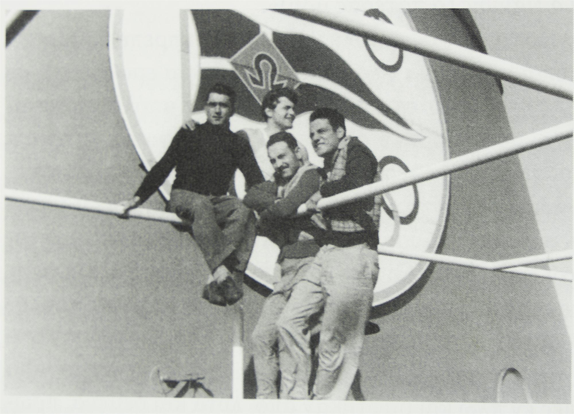 Στο Σουέζ με μια «Μαχήτρια» 274 μέτρων-4