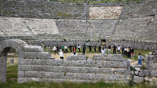 ταξίδι-στη-γενέθλια-γη-του-ιδρυτή-του-ζ-563608285