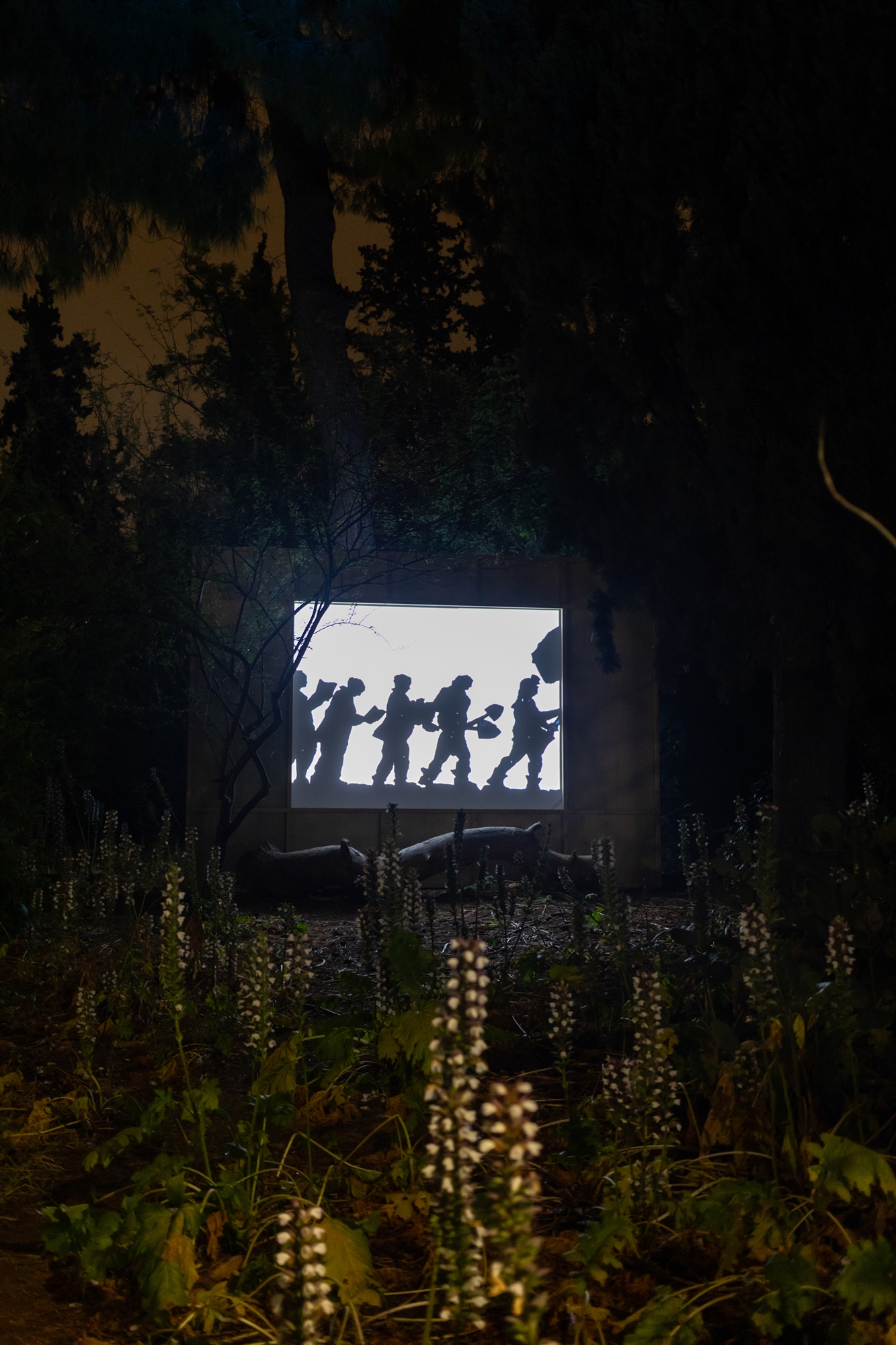 Τα «πλάσματα» που ζωντάνεψαν στο πάρκο-2