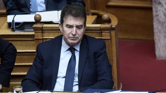 μ-χρυσοχοϊδης-ζητά-έρευνα-για-συκοφαν-563631493