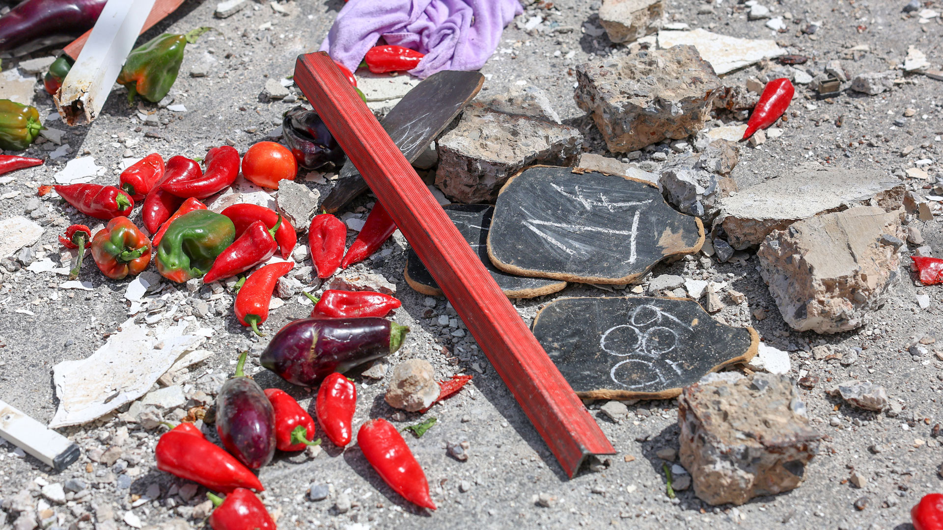 Ηράκλειο: Τμήμα μπαλκονιού έπεσε σε πάγκο λαϊκής-3