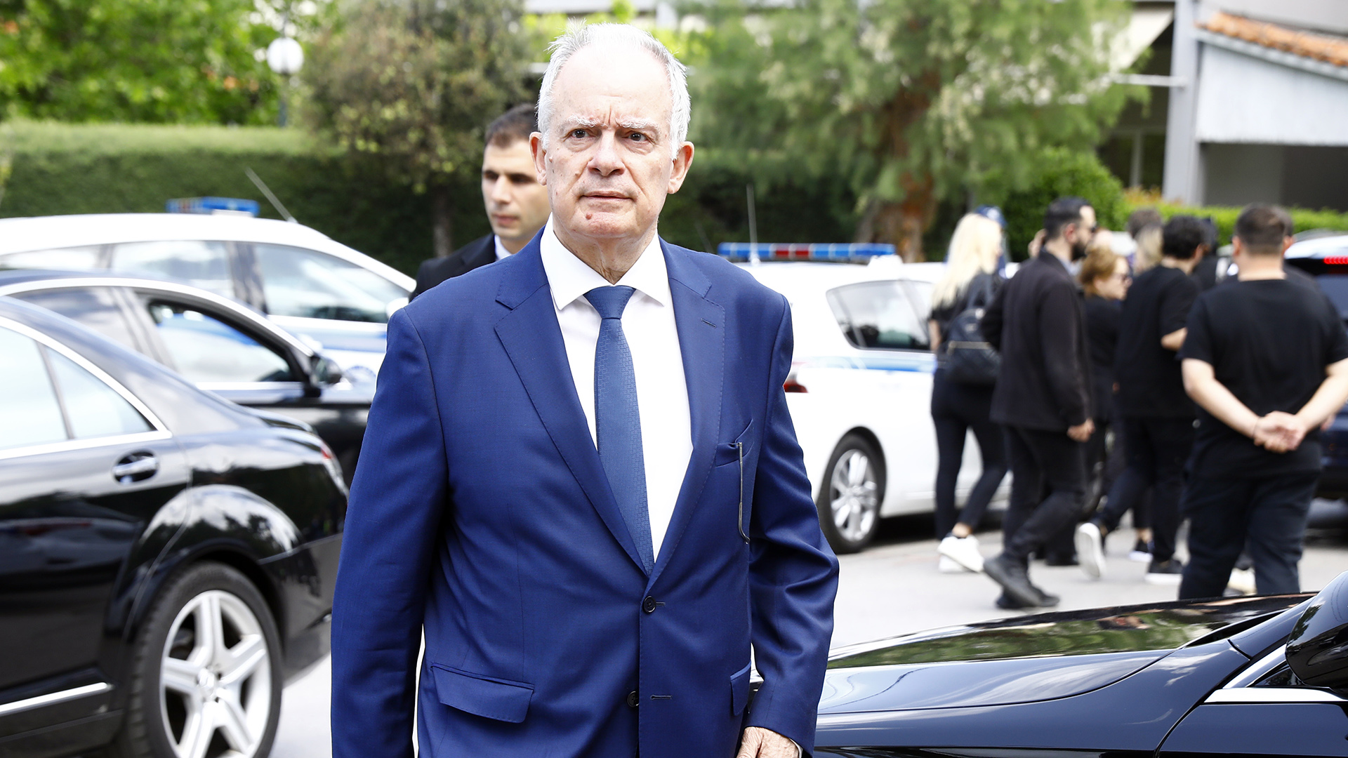 Το «τελευταίο αντίο» στον Πέτρο Μολυβιάτη – Τυλιγμένη με την ελληνική σημαία η σορός του-1