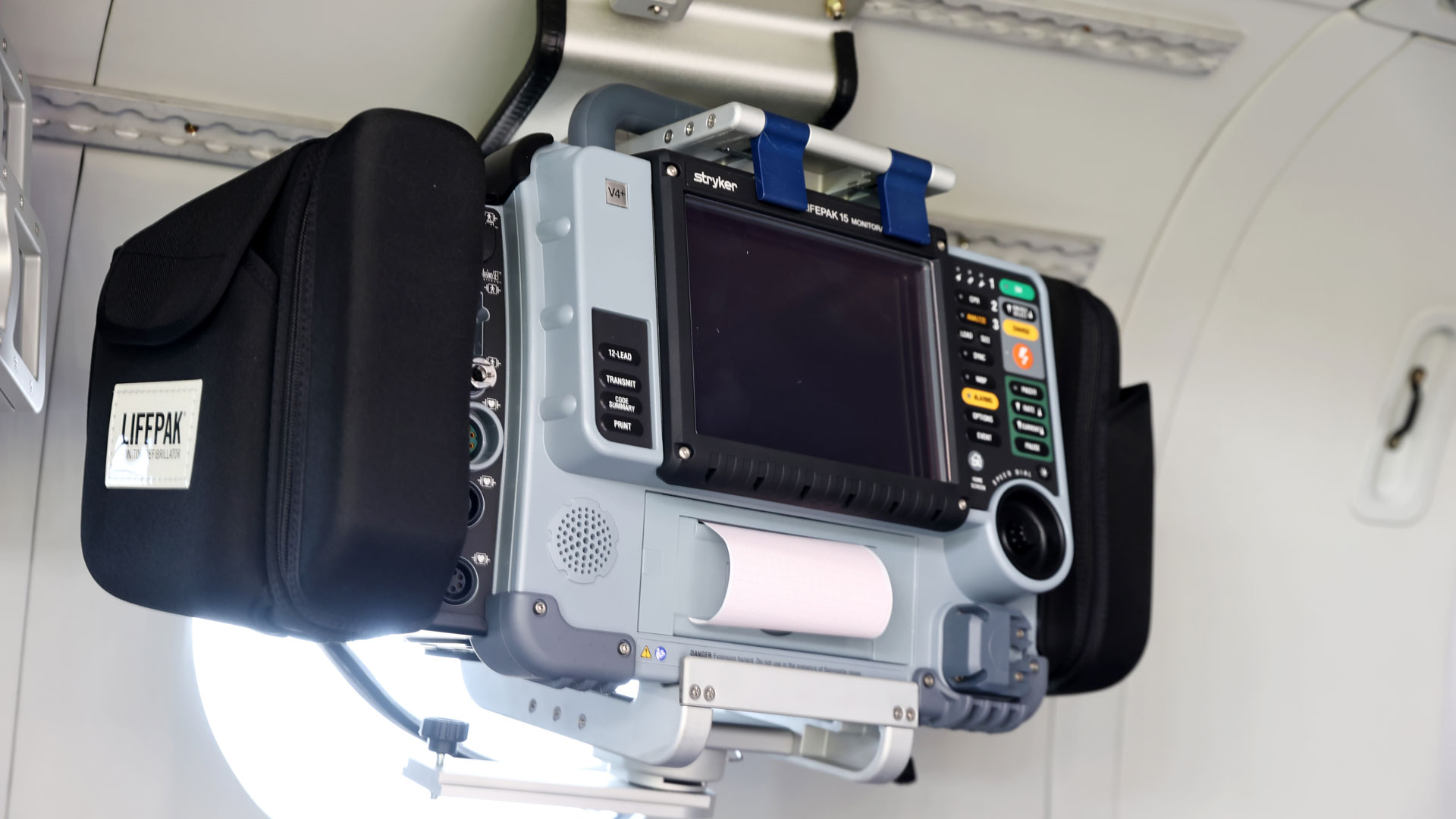 Νέο αεροσκάφος για τις αεροδιακομιδές του ΕΚΑΒ (εικόνες)-2