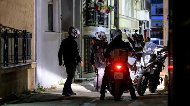 μητροκτονία-στη-λάρισα-τον-απείλησε-563608951