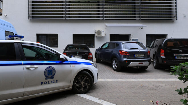 aρπαξα-ένα-μαχαίρι-και-τη-χτύπησα-στα-π-563609647