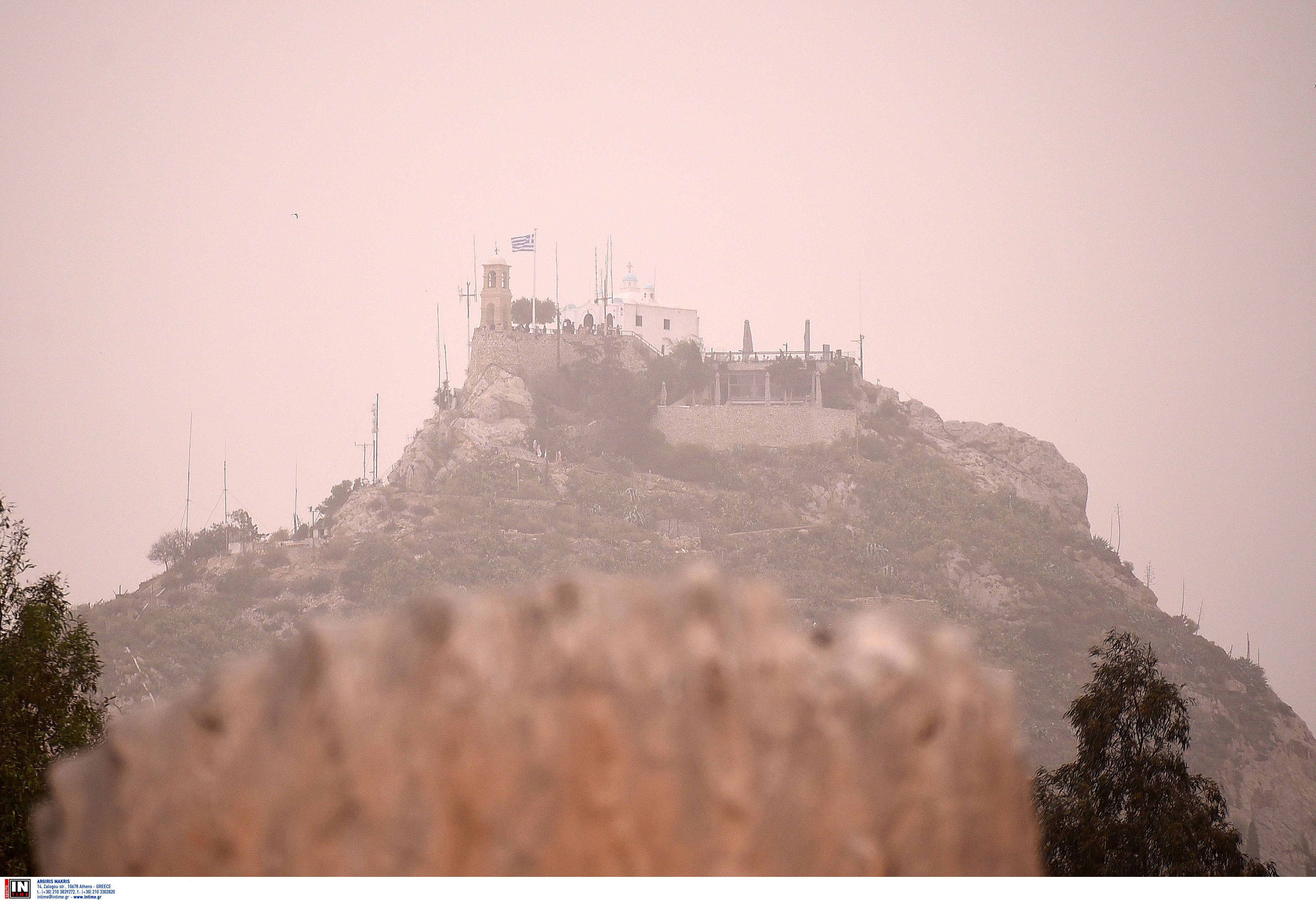 Αφρικανική σκόνη: «Σκοτείνιασε» η Αττική από το πυκνό νέφος – Απόκοσμες εικόνες στο κέντρο της Αθήνας-2