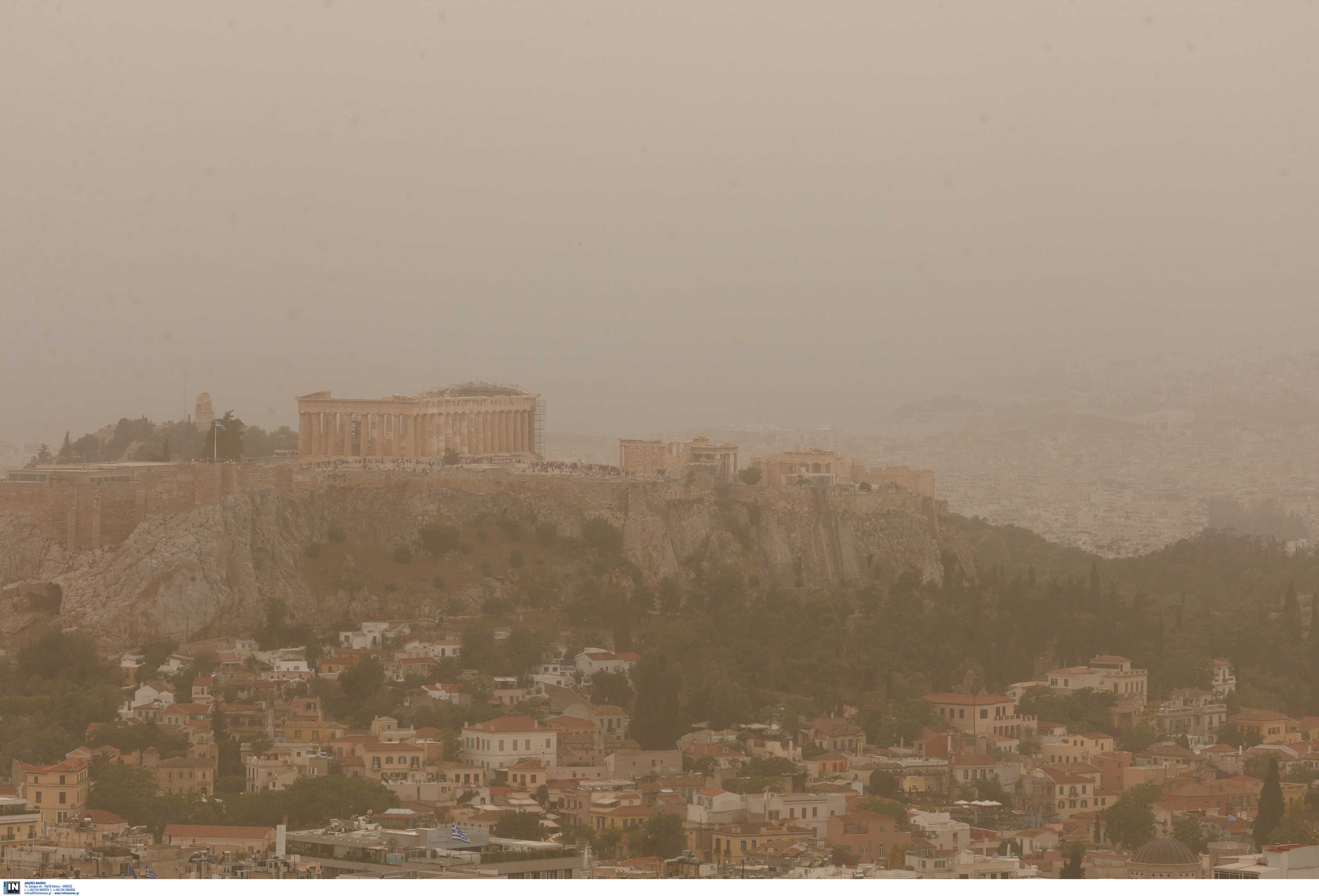 Αφρικανική σκόνη: «Σκοτείνιασε» η Αττική από το πυκνό νέφος – Απόκοσμες εικόνες στο κέντρο της Αθήνας-3