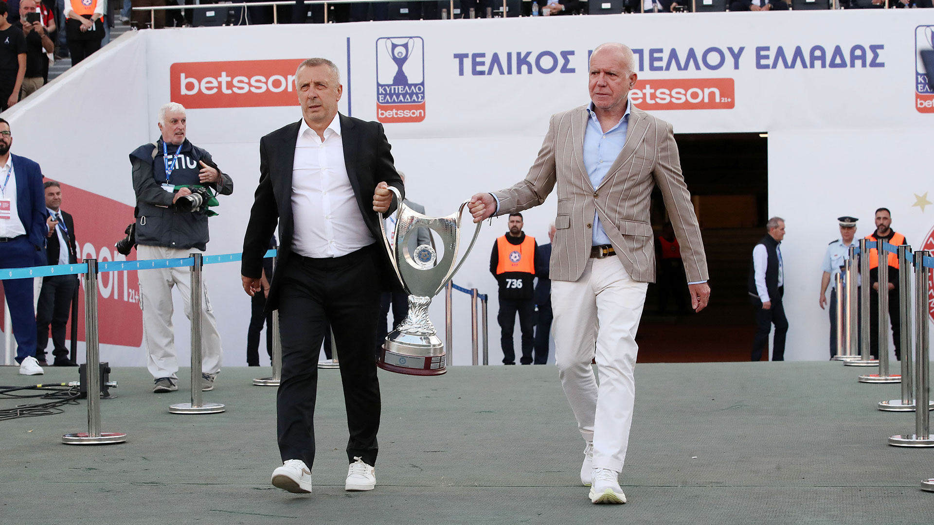 Κυπελλούχος ο Ολυμπιακός – Νίκησε 2-0 τον ΟΦΗ-11