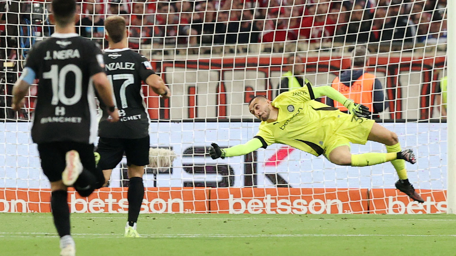 Κυπελλούχος ο Ολυμπιακός – Νίκησε 2-0 τον ΟΦΗ-8