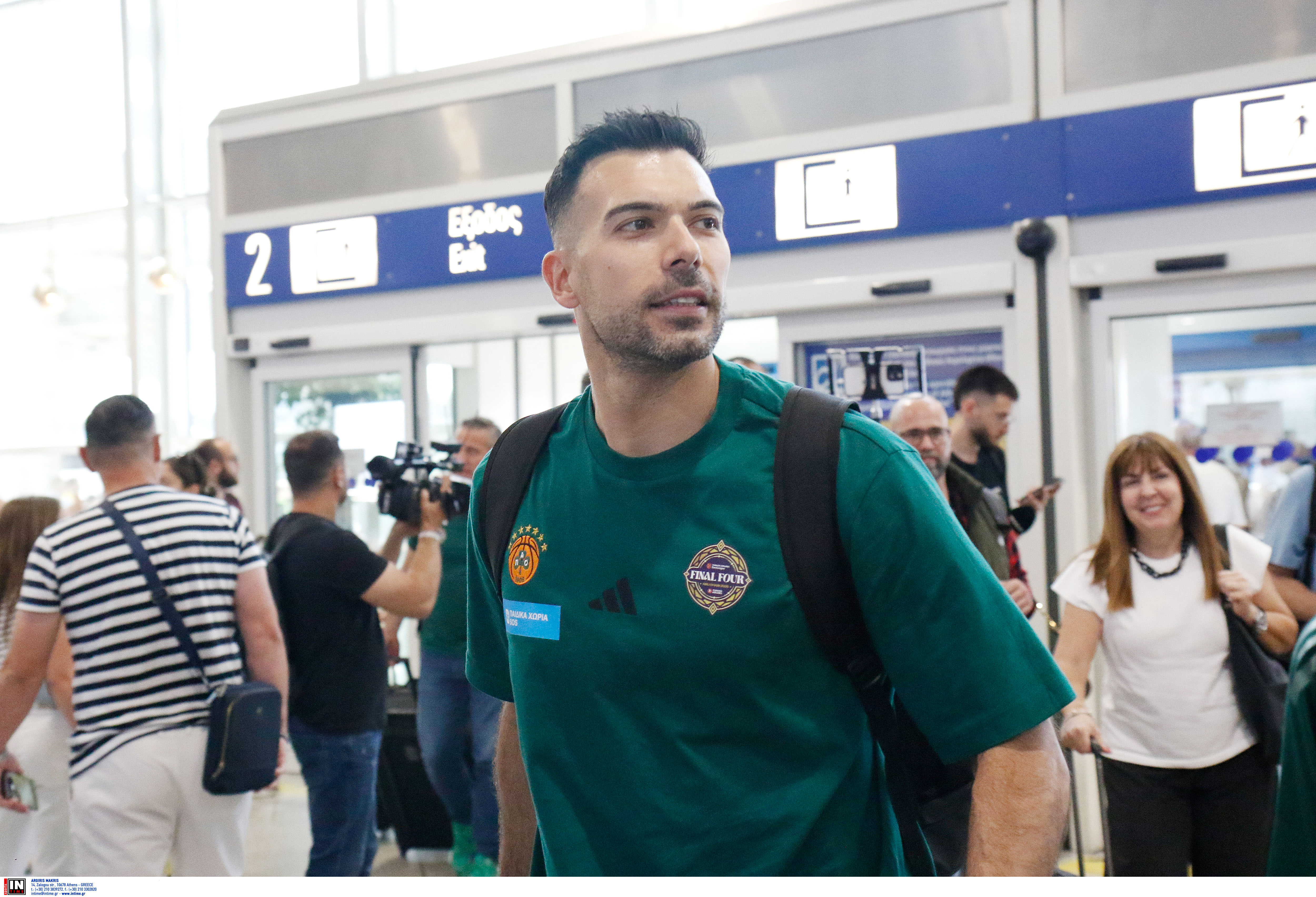 Ολυμπιακός και Παναθηναϊκός «συναντήθηκαν» στο αεροδρόμιο για Αμπου Ντάμπι-3