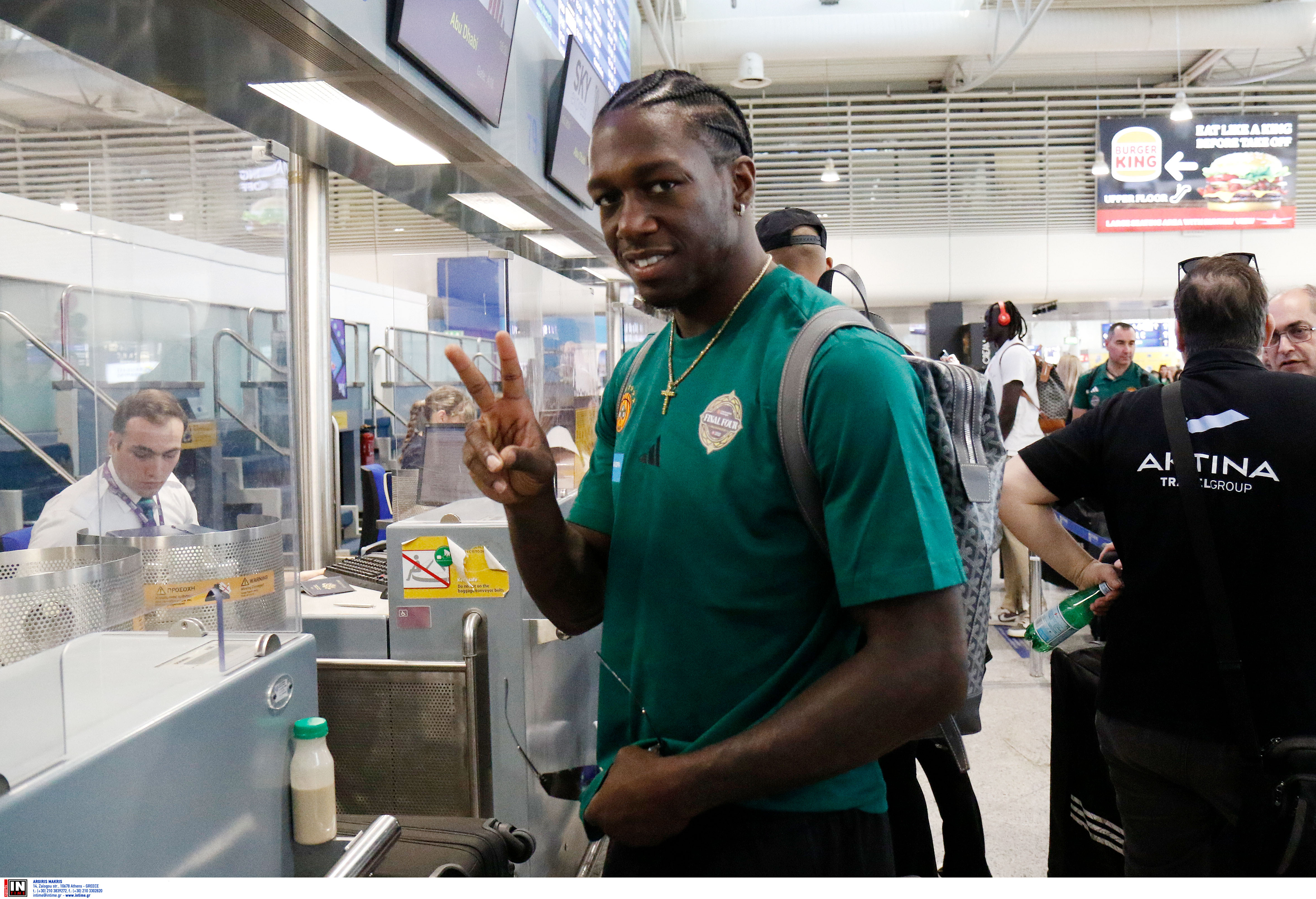 Ολυμπιακός και Παναθηναϊκός «συναντήθηκαν» στο αεροδρόμιο για Αμπου Ντάμπι-2