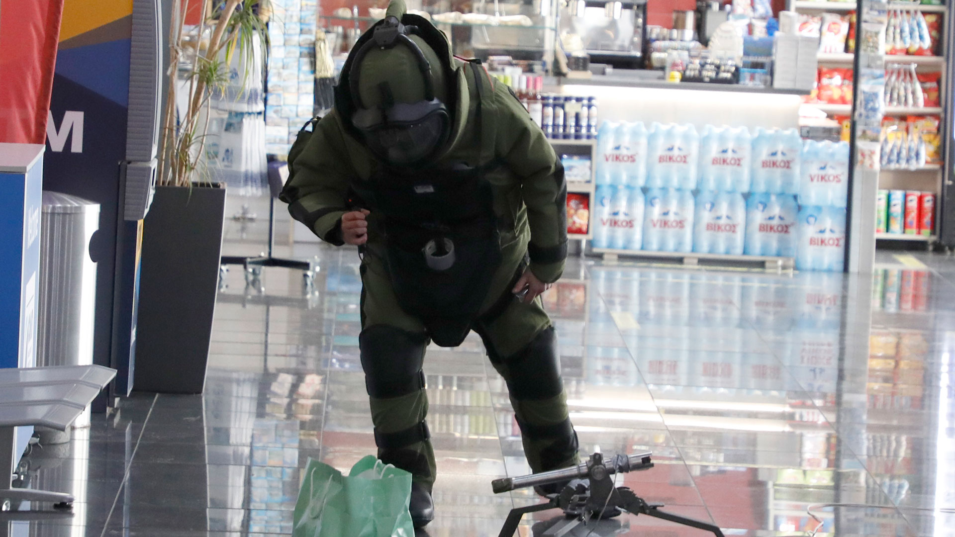 Λιμάνι Πειραιά: Εικόνες από την άσκηση αντιμετώπισης τρομοκρατικής ενέργειας-11