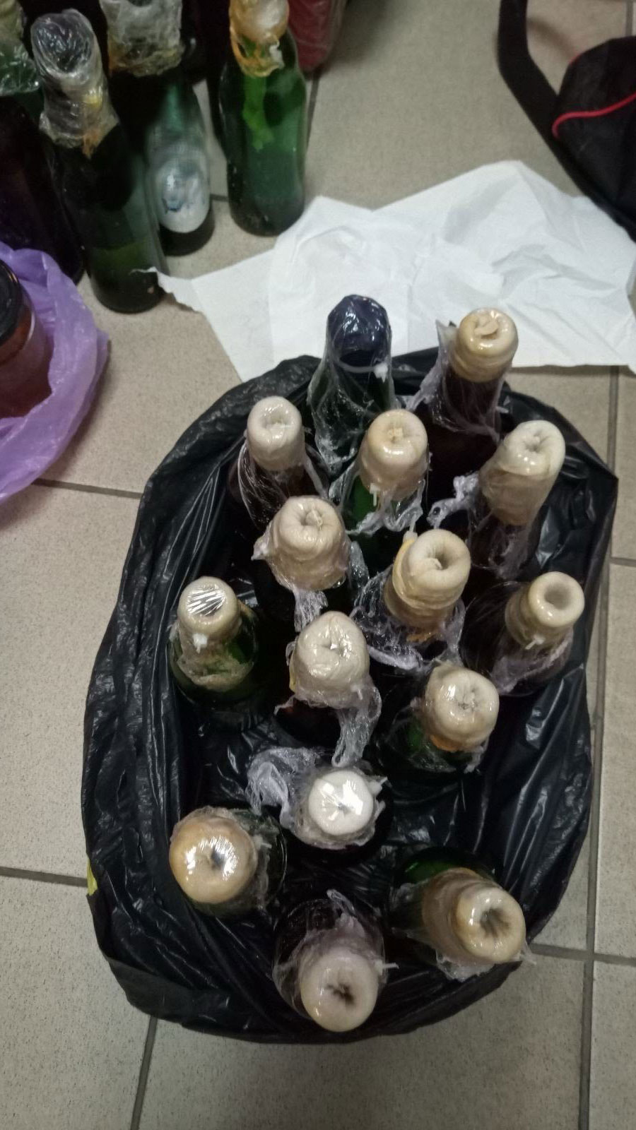 ΑΠΘ: Εντοπίστηκαν 49 μολότοφ στο κτίριο του Πολυτεχνείου-2