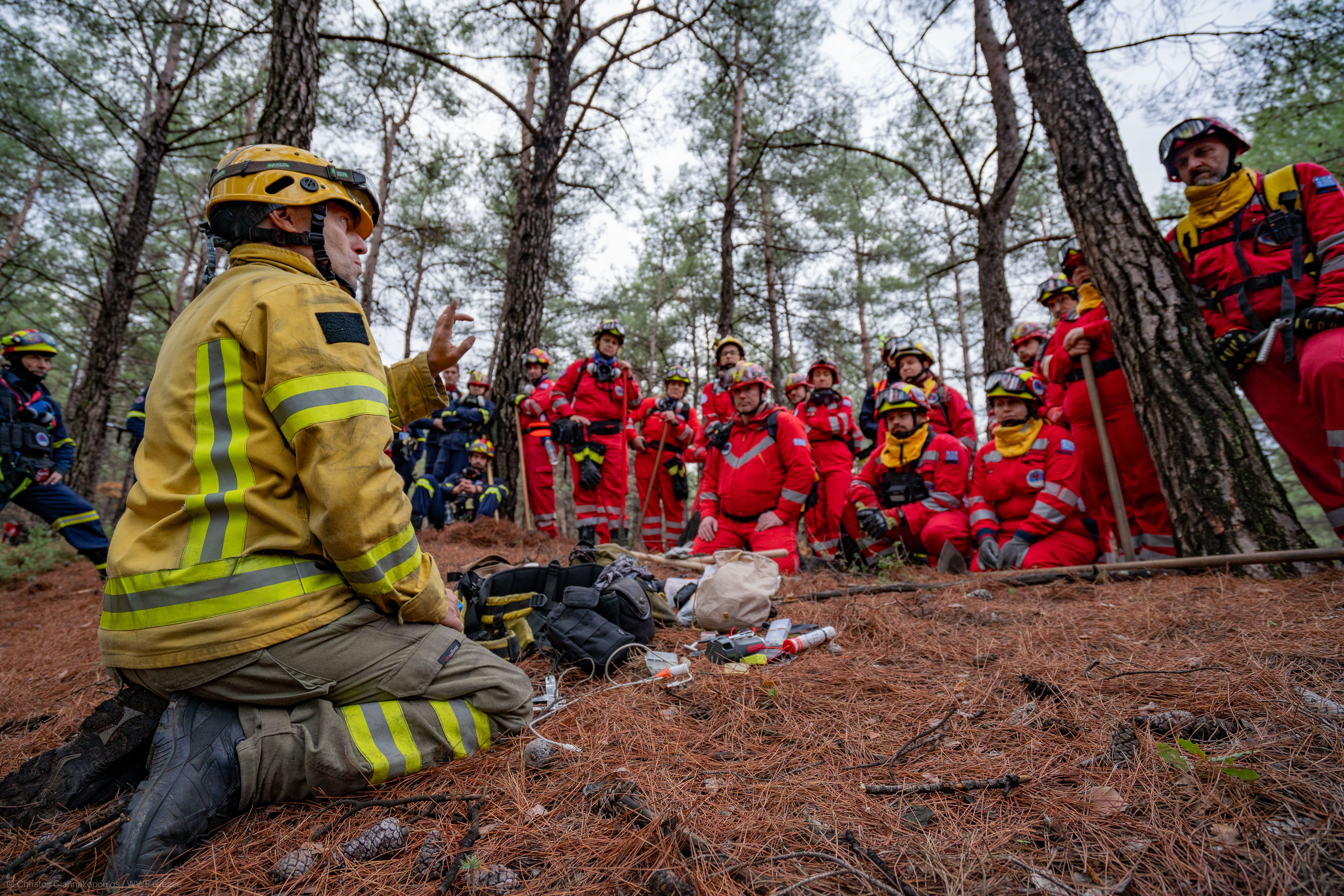 Εθελοντές πυροσβέστες σε θέση μάχης-6