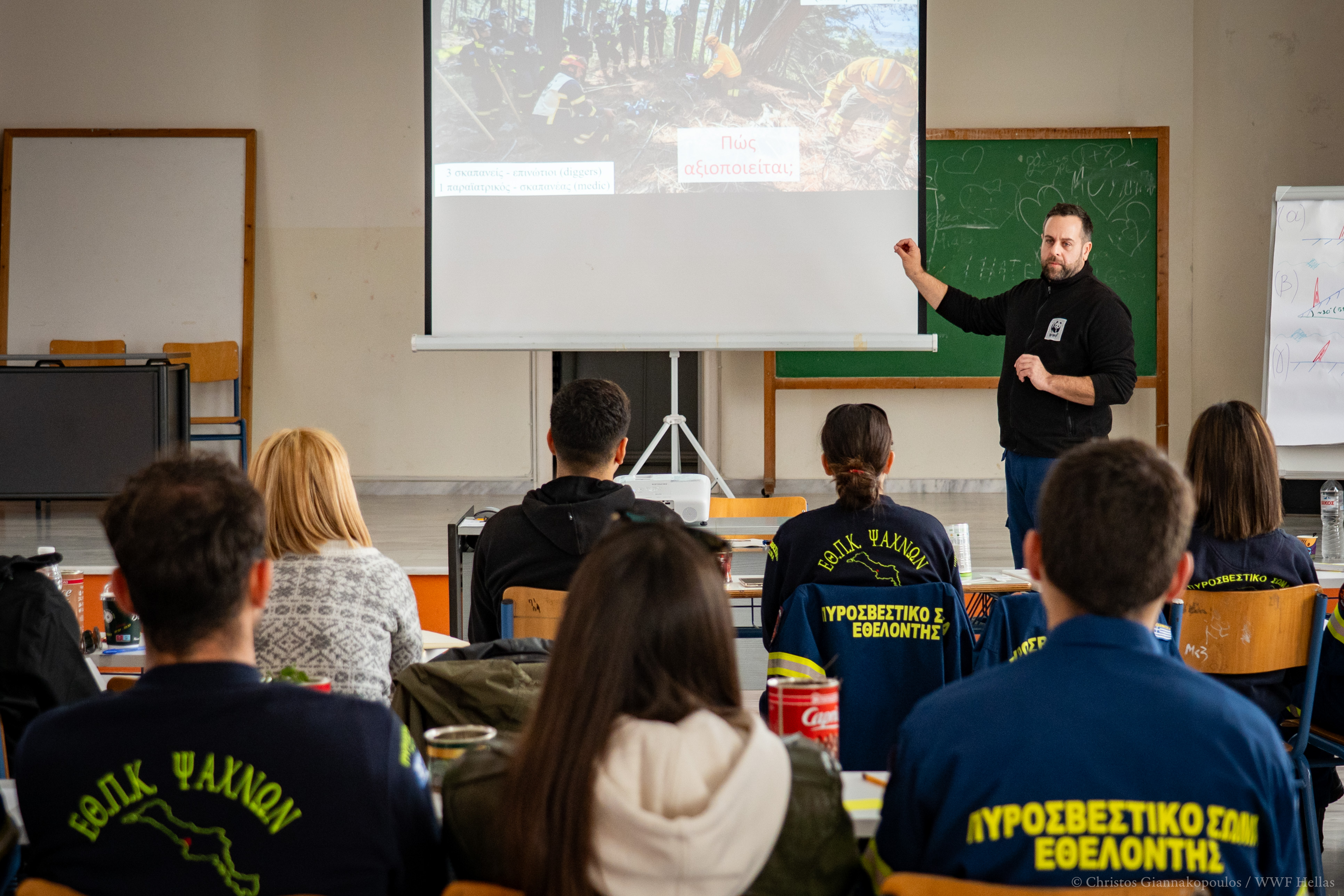 Εθελοντές πυροσβέστες σε θέση μάχης-4