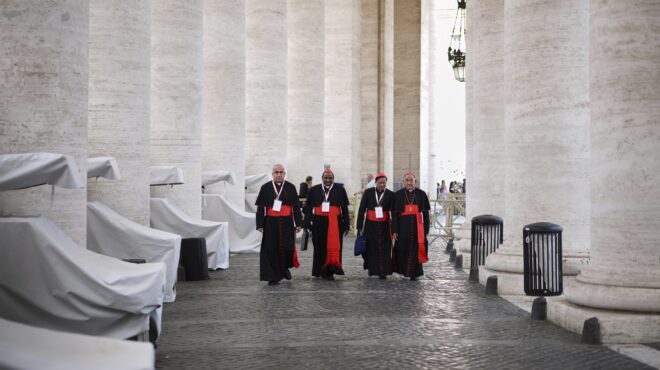 βατικανό-το-τελετουργικό-σύγκλησης-τ-563598445