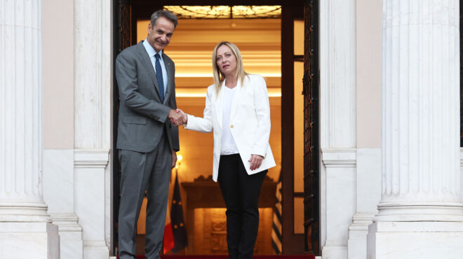 στα-σκαριά-συνάντηση-μητσοτάκη-με-μελ-563596948