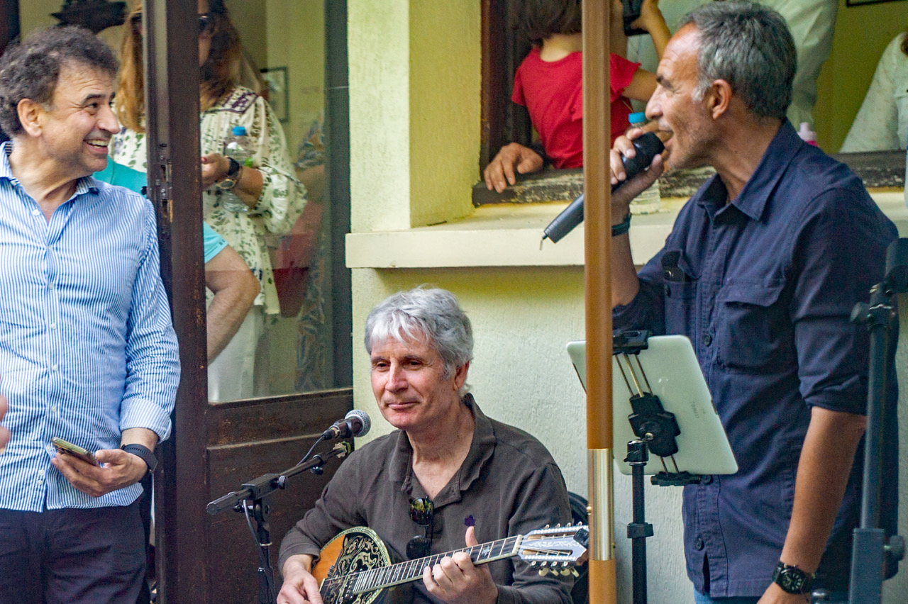 Γράμμα από το Παρίσι: γιορτάζοντας την Πρωτομαγιά στην ελληνική κοινότητα-4