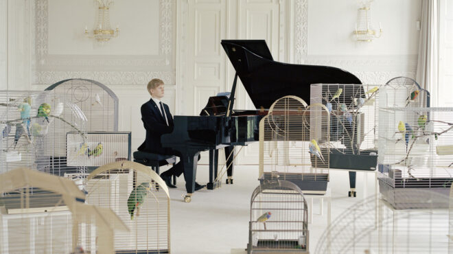 εμστ-bγαίνοντας-από-το-κλουβί-563613223