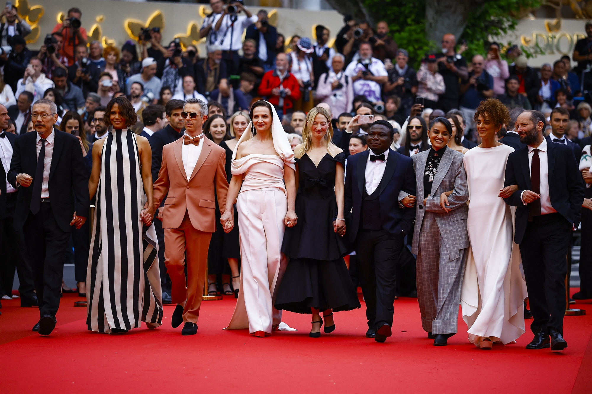 Φεστιβάλ Καννών – Απασφάλισε ο Ντε Νίρο: «Ηρθε η ώρα να δράσουμε»-2