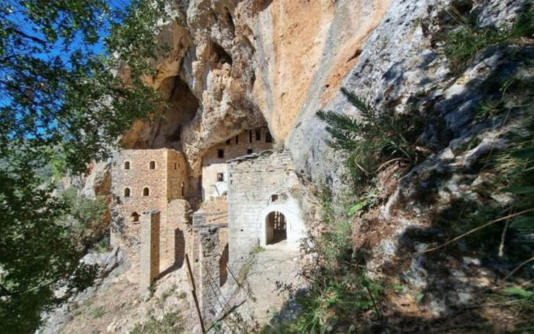 Η Πελοπόννησος με τα πόδια: 12 μονοπάτια,1.700 χιλιομέτρα-19