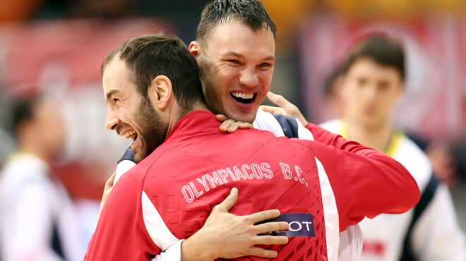 λαρεντζάκης-στην-κ-γράφουν-το-μακρ-563626651