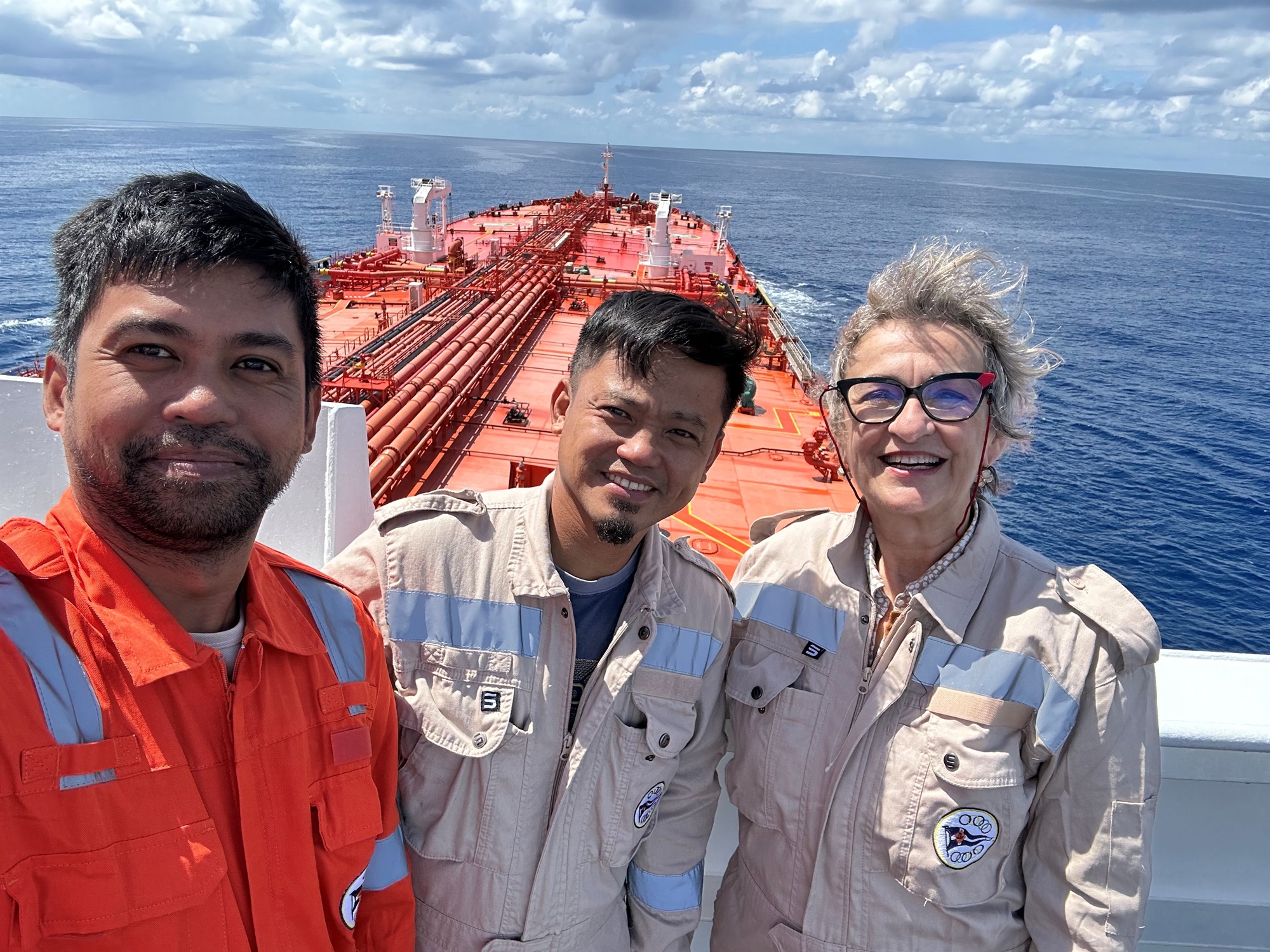 Στο Σουέζ με μια «Μαχήτρια» 274 μέτρων-2