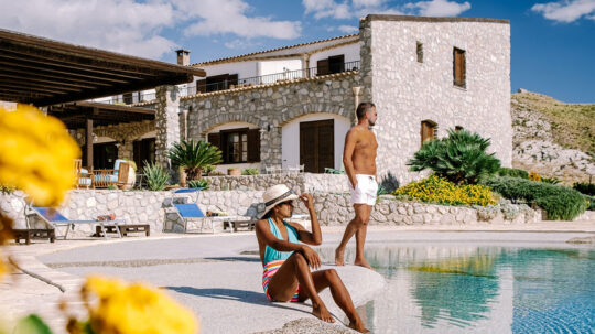 Μεγάλες τουριστικές επενδύσεις σε τρία νησιά