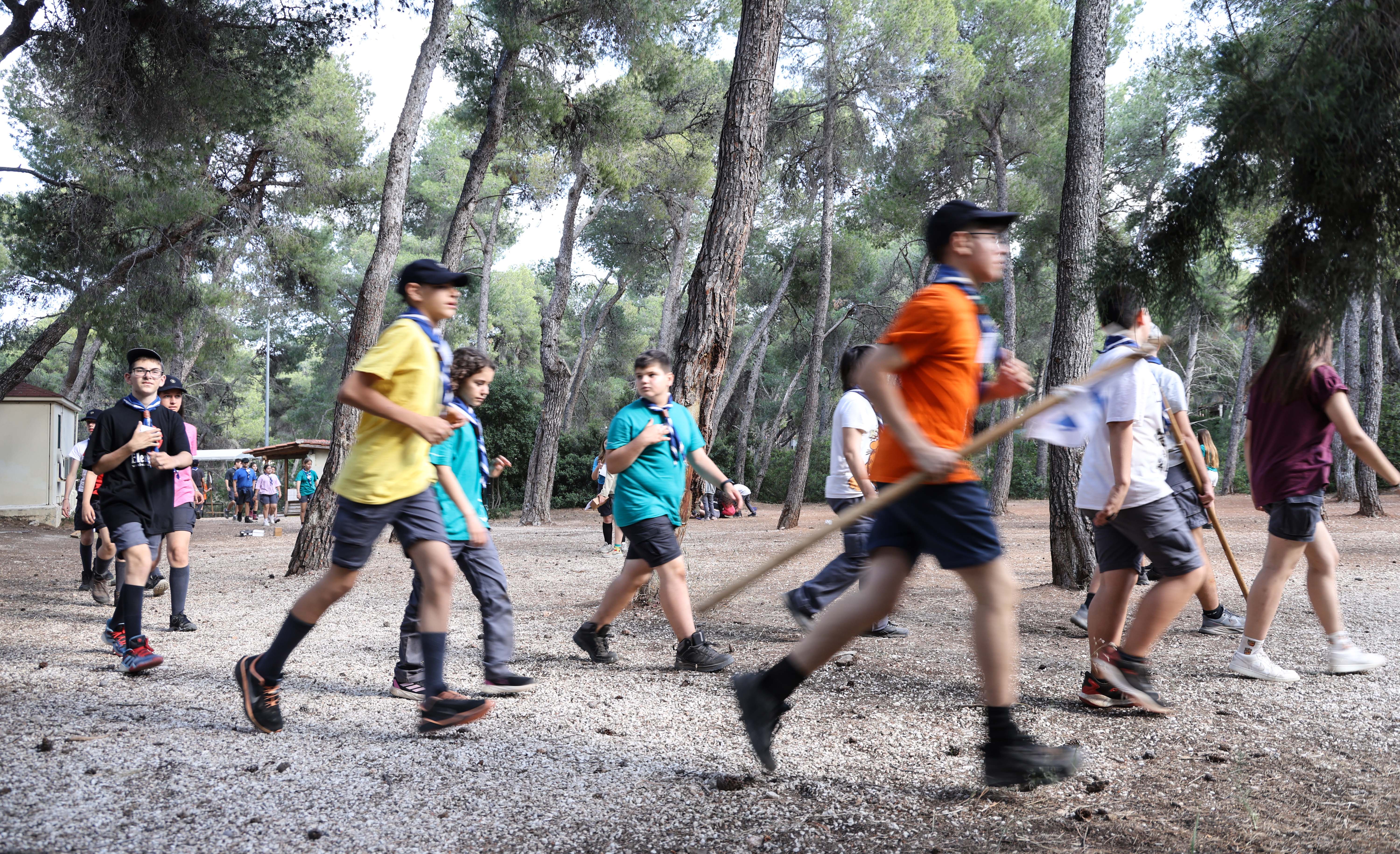 Από τους παππούδες στα εγγόνια: Ο προσκοπισμός έγινε πάλι μόδα-1