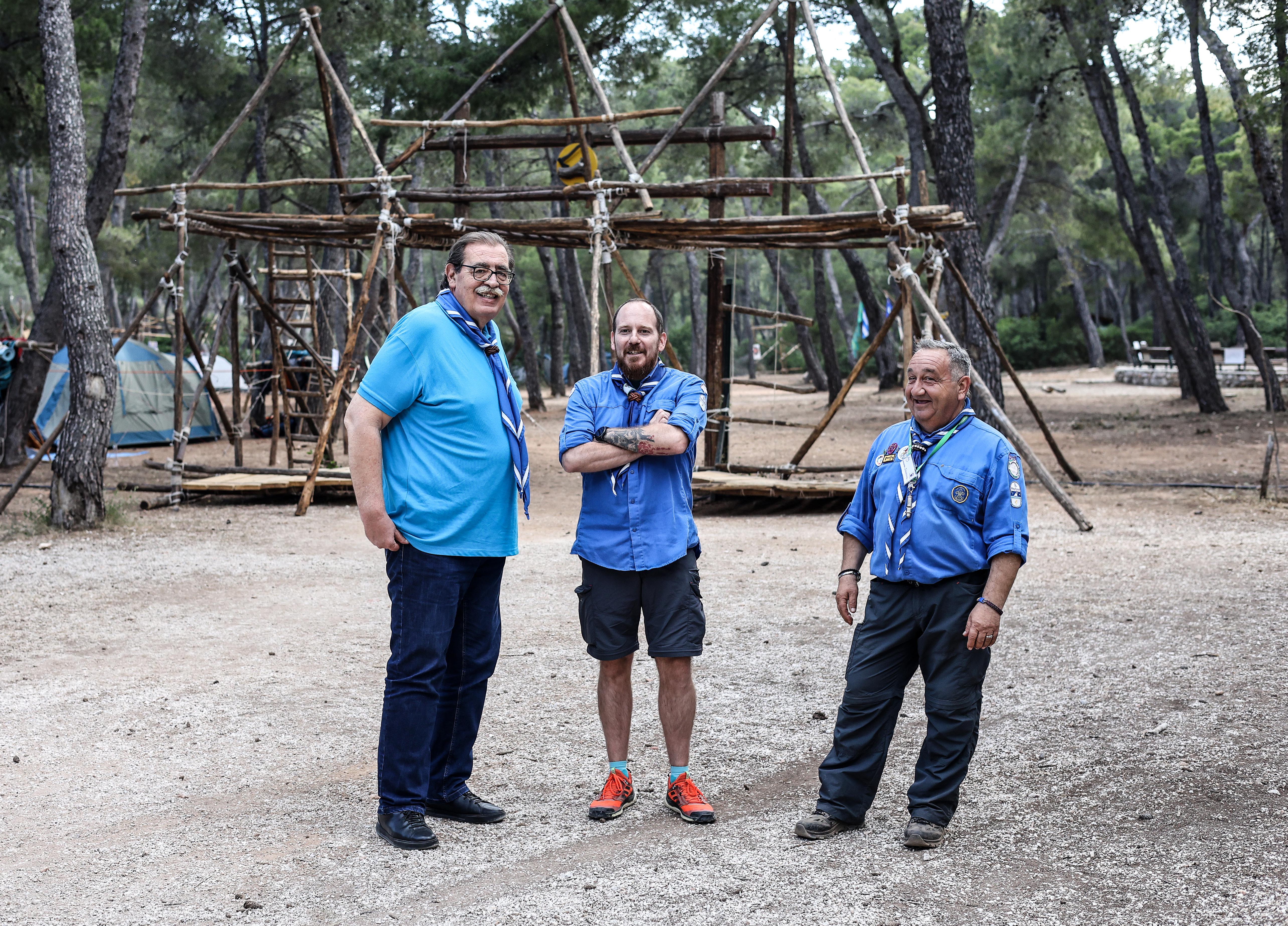 Από τους παππούδες στα εγγόνια: Ο προσκοπισμός έγινε πάλι μόδα-3