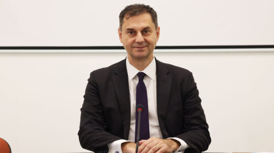 Ο Χάρης Θεοχάρης διεκδικεί την ηγεσία του Παγκόσμιου Οργανισμού Τουρισμού