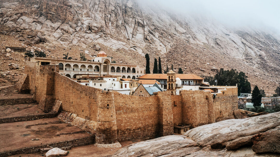 θρίλερ-με-τη-μονή-σινά-563639923