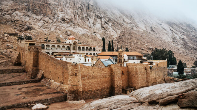 θρίλερ-με-τη-μονή-σινά-563639923