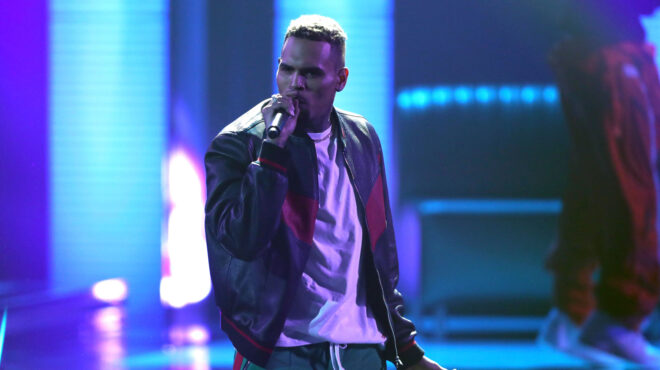 βρετανία-ο-κρις-μπράουν-συνελήφθη-για-563614093